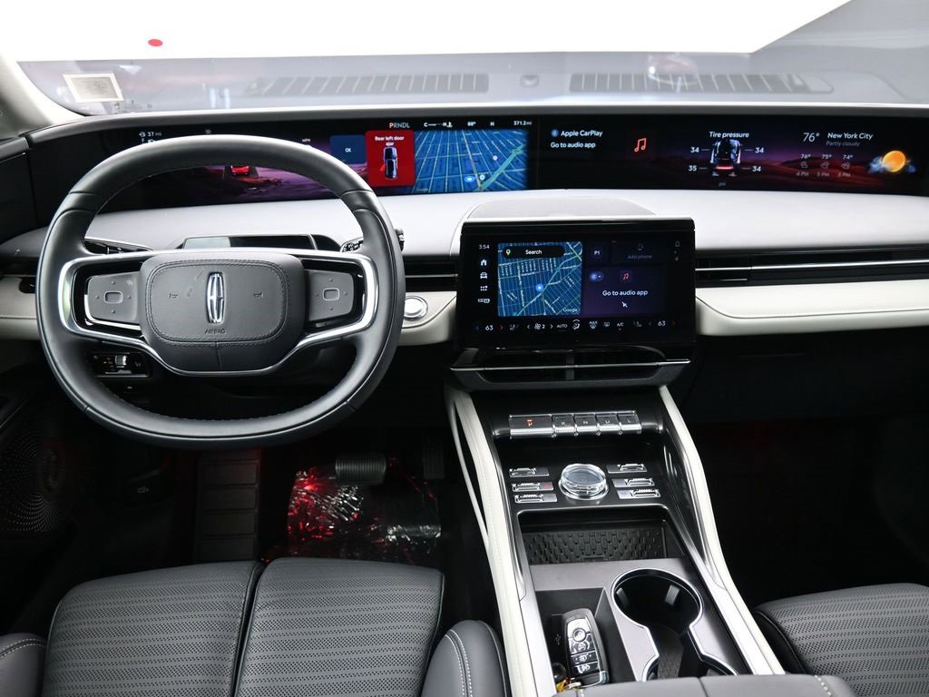 Used 2025 Lincoln Nautilus Reserve image 23