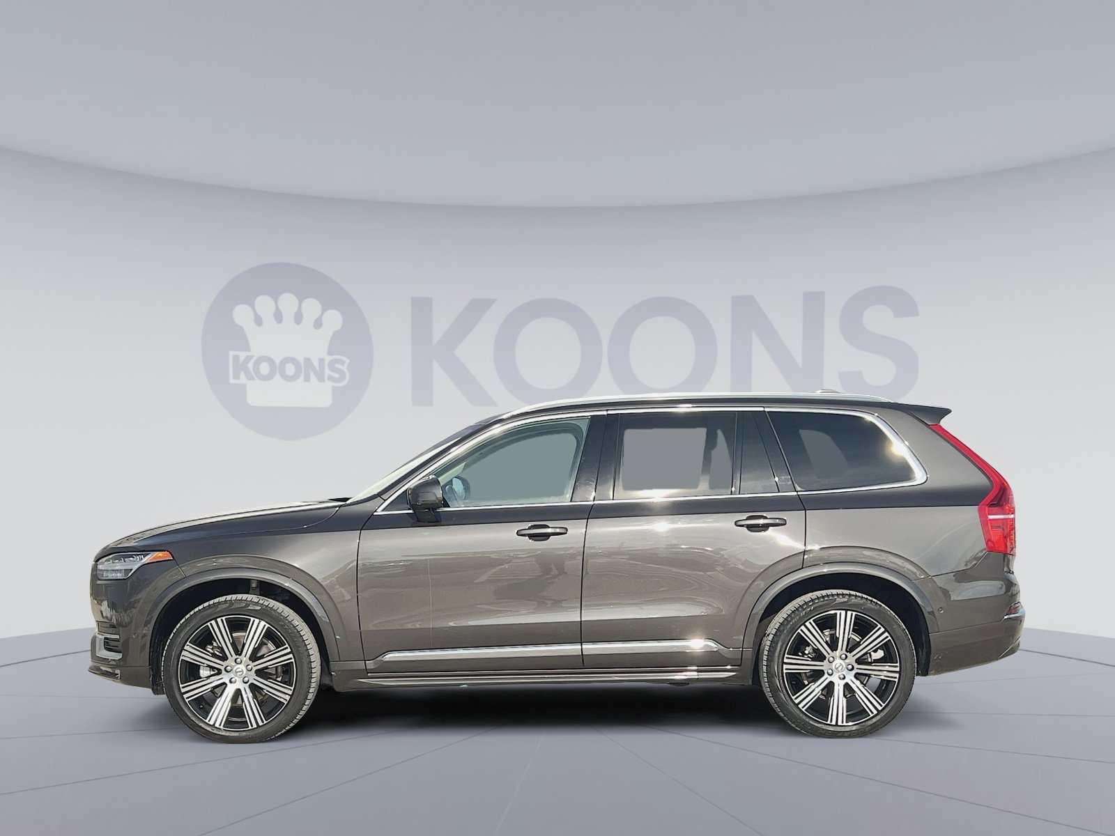 Used 2024 Volvo XC90 B6 Plus w/ Protection Package image 2
