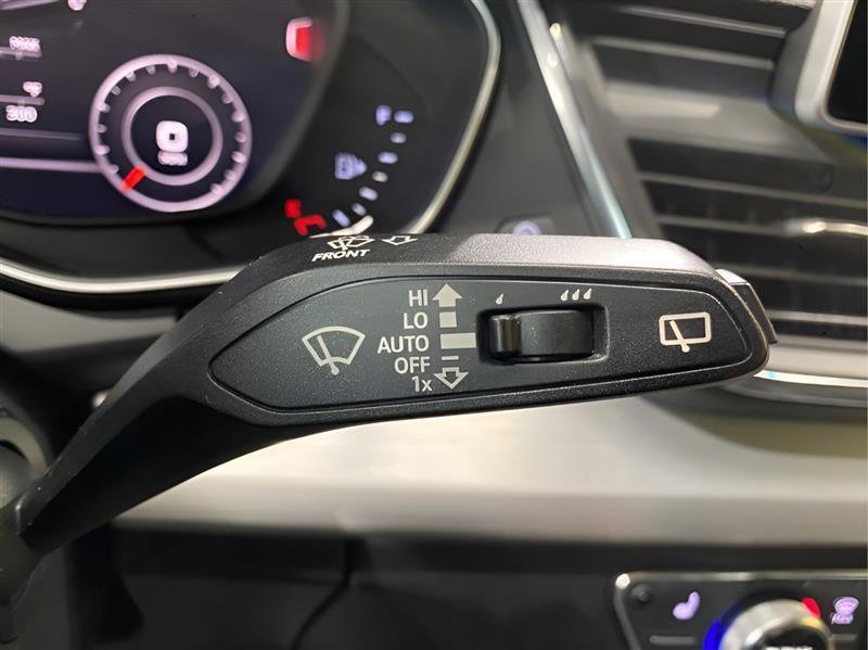 Used 2018 Audi SQ5 Premium Plus w/ Navigation Package image 23