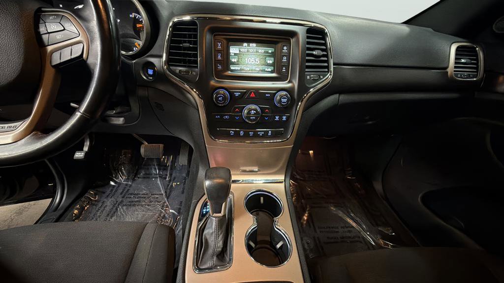 Used 2017 Jeep Grand Cherokee Laredo w/ Quick Order Package 23E AWD/4WD image 23