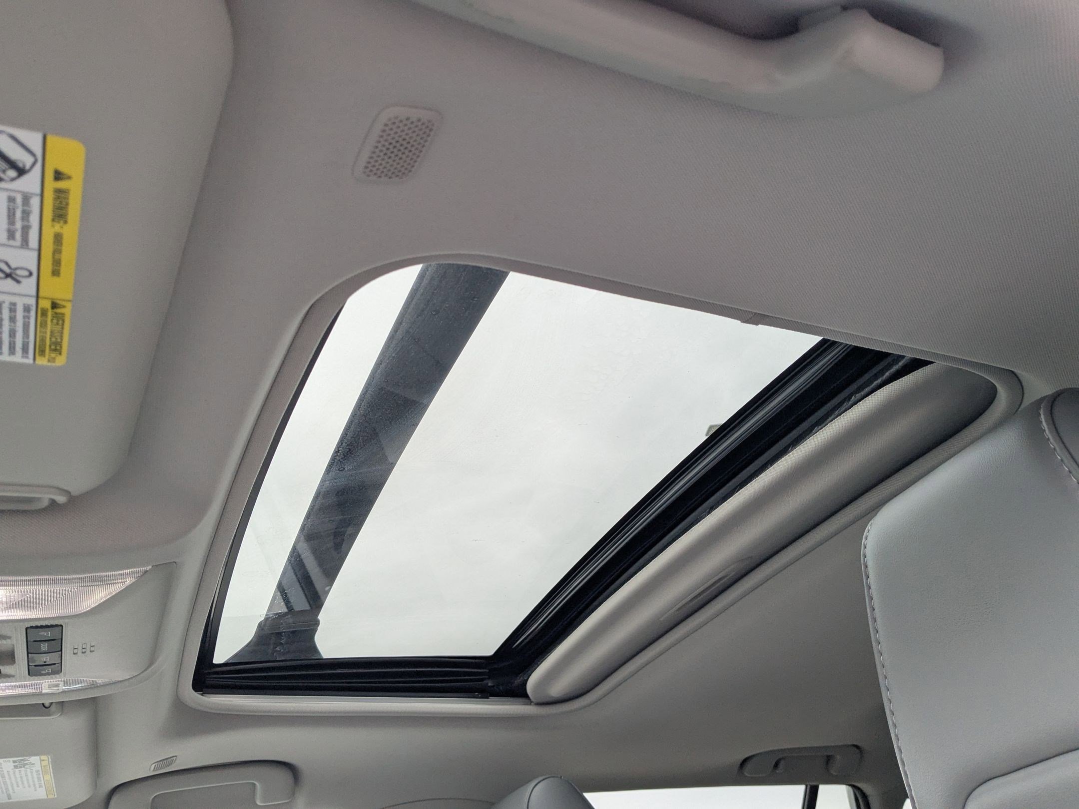 Used 2023 Toyota RAV4 XLE Premium image 14