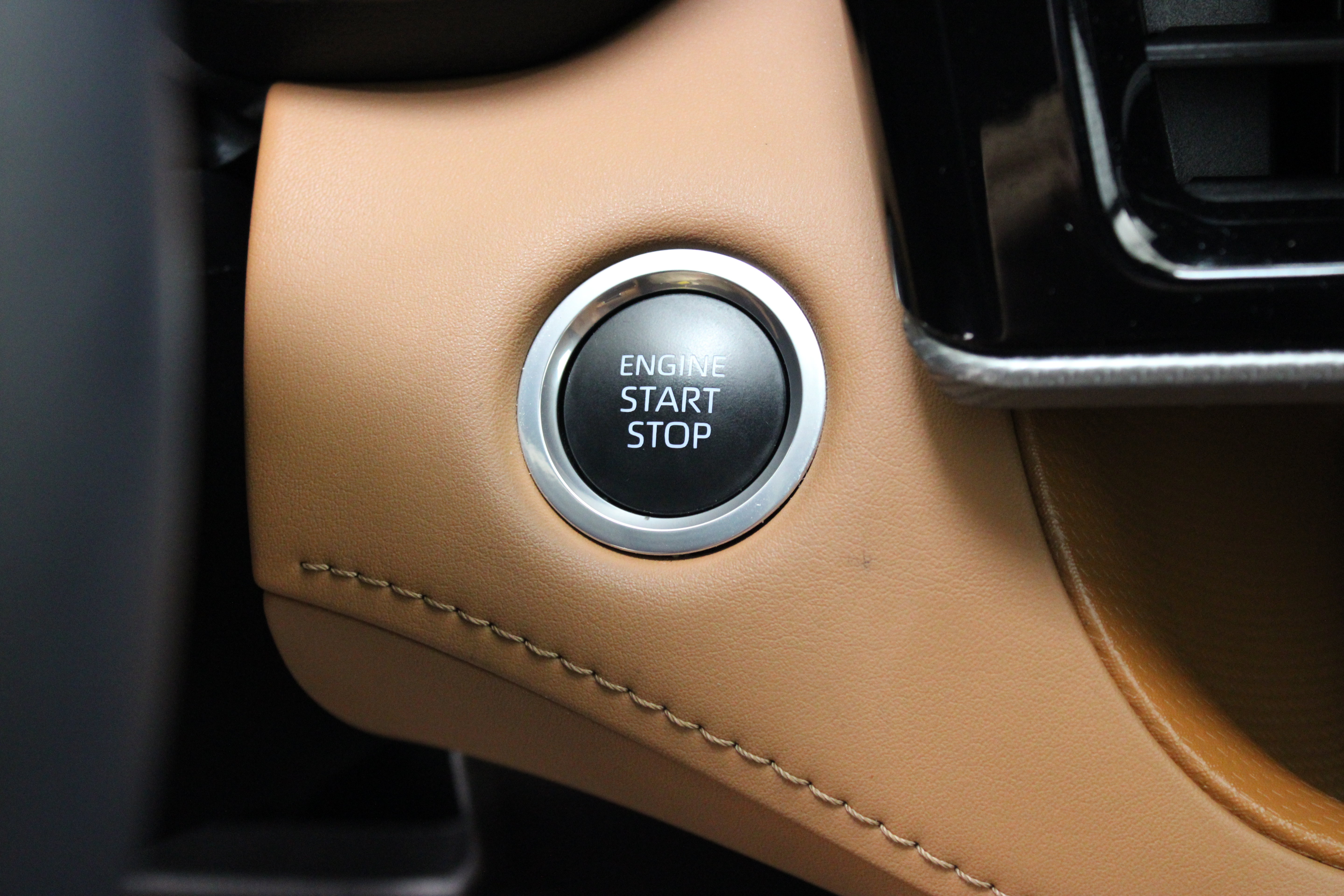 Used 2024 Toyota Highlander Platinum FWD image 18