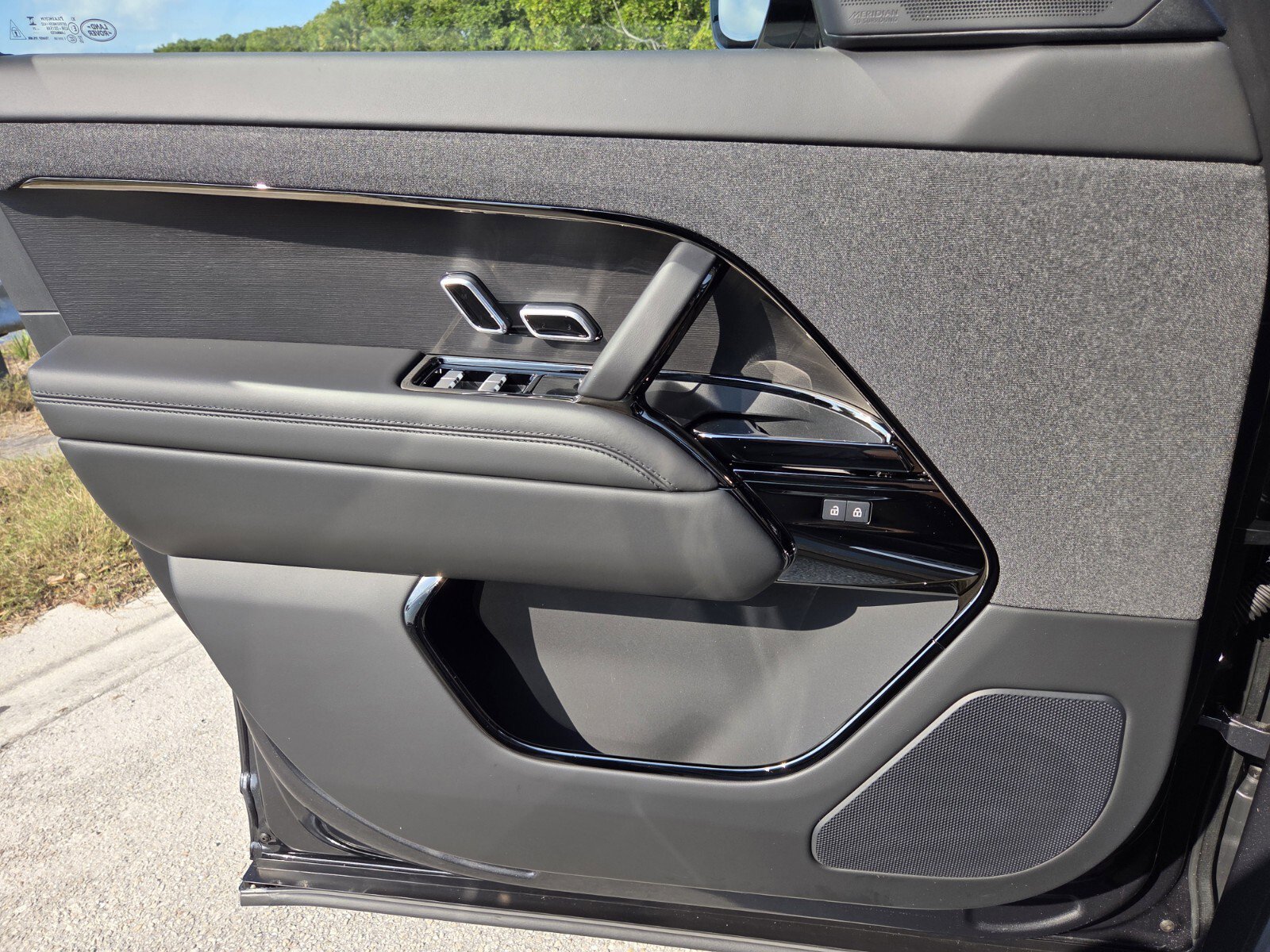 New 2025 Land Rover Range Rover Sport Dynamic SE image 19