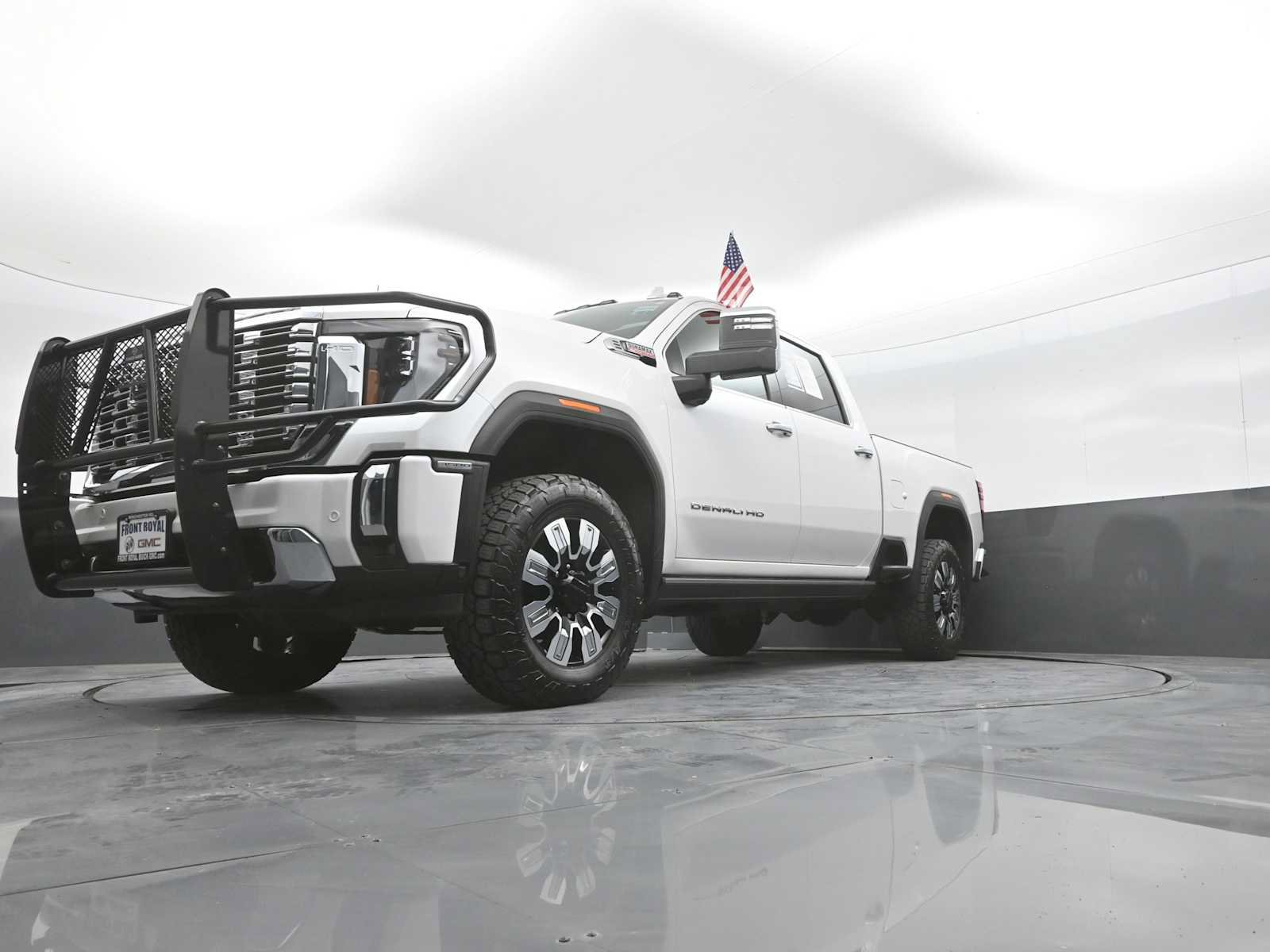 Used 2024 GMC Sierra 3500 Denali w/ Denali Reserve Package AWD/4WD image 39