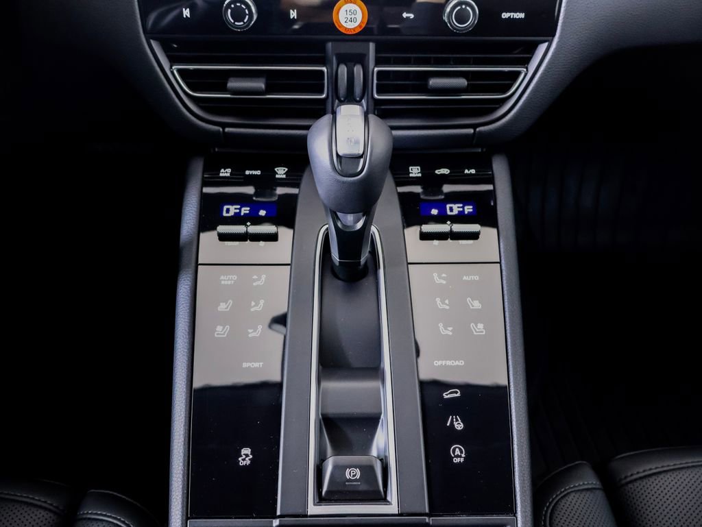 Certified 2026 Porsche Macan image 22