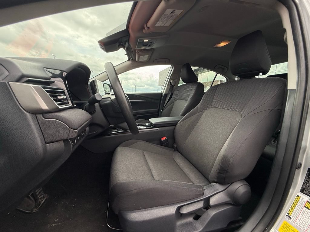 Used 2025 Toyota Camry LE FWD image 21