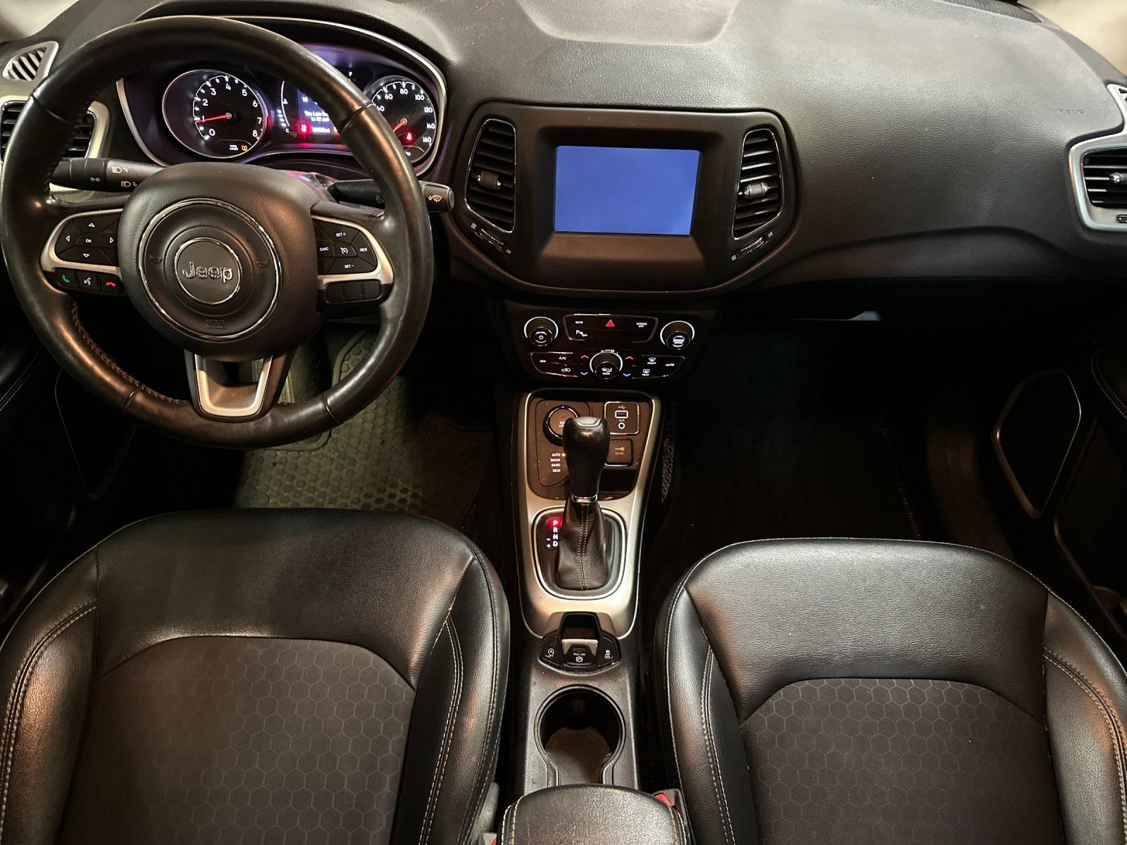 Used 2019 Jeep Compass Latitude w/ Cold Weather Group image 12