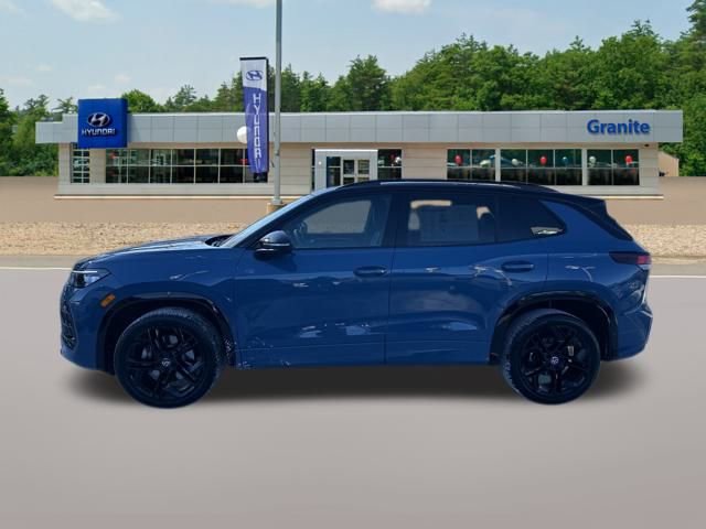 Used 2025 Volkswagen Tiguan SE R-Line image 10