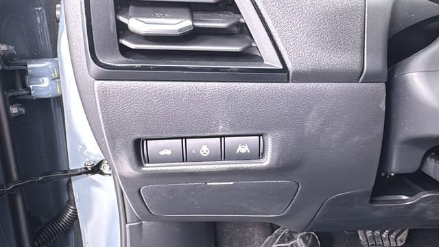 New 2026 Nissan Sentra SR w/ SR Premium Package FWD image 31