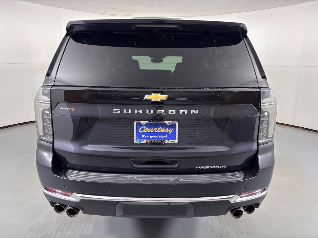 Used 2025 Chevrolet Suburban Premier AWD/4WD image 7