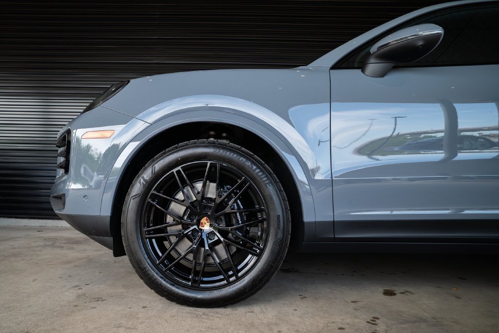 New 2026 Porsche Cayenne Coupe AWD/4WD image 11