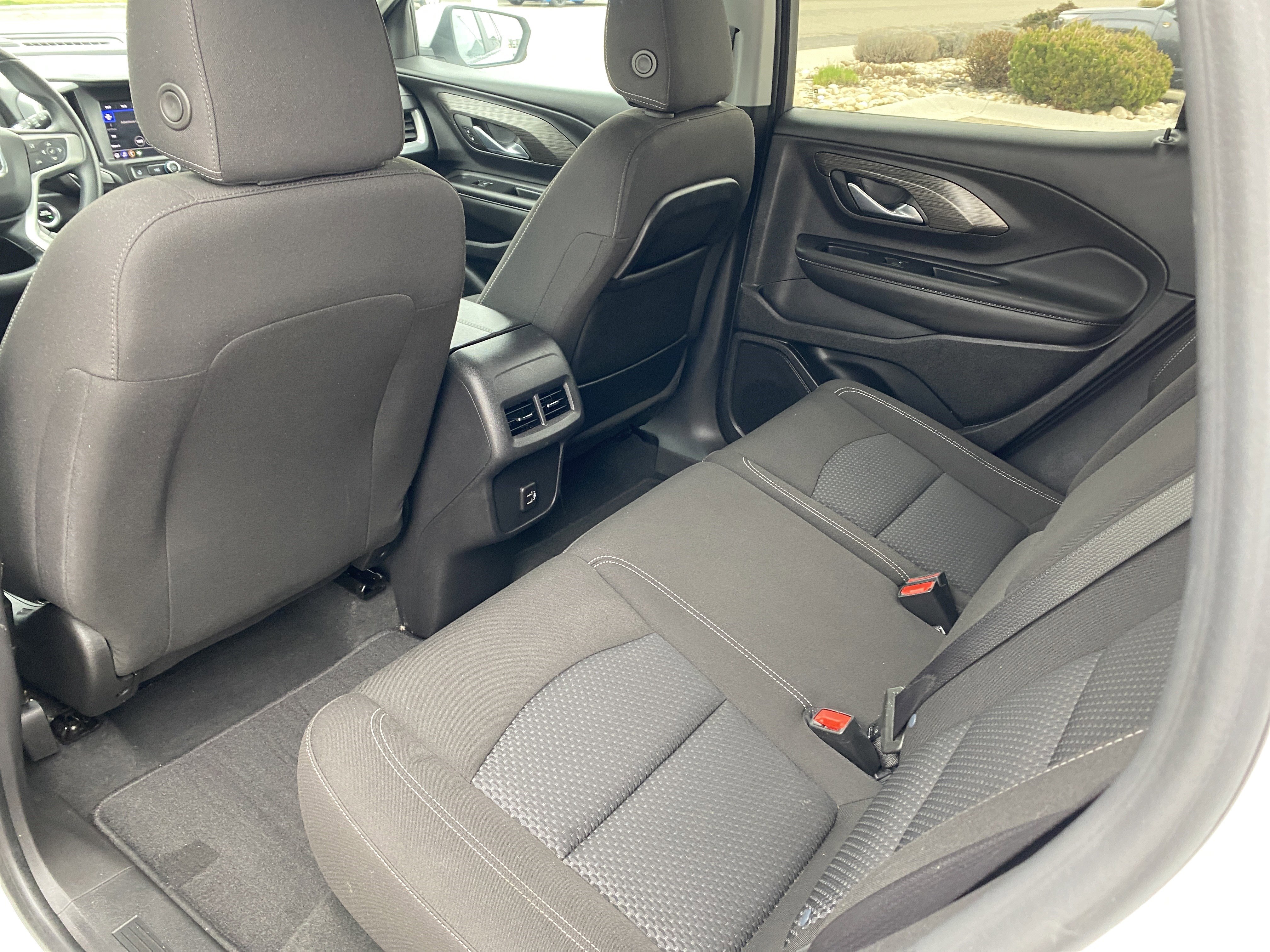 Used 2023 GMC Terrain SLE w/ Driver Convenience Package image 19