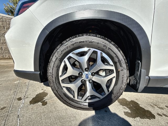 Used 2021 Subaru Forester Premium AWD/4WD image 10