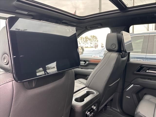 New 2026 GMC Yukon XL Denali w/ Denali Reserve Package image 24