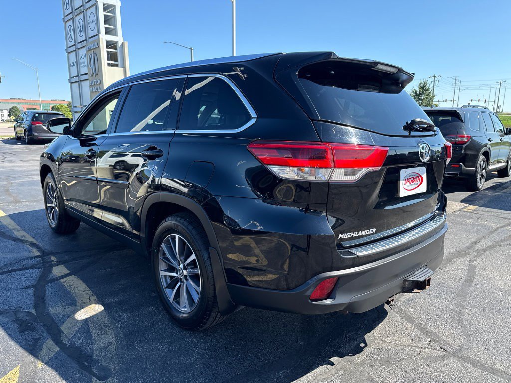 Used 2019 Toyota Highlander XLE AWD/4WD image 8