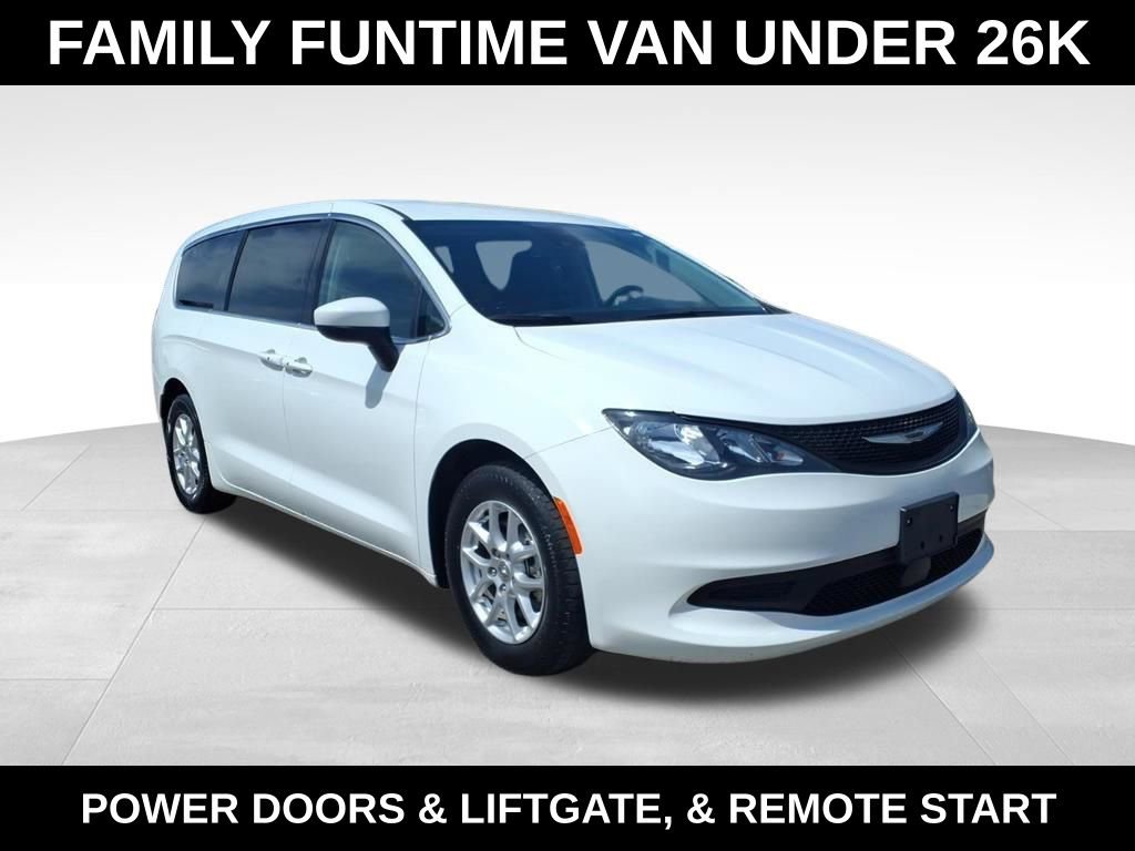 Used 2023 Chrysler Voyager LX image 1