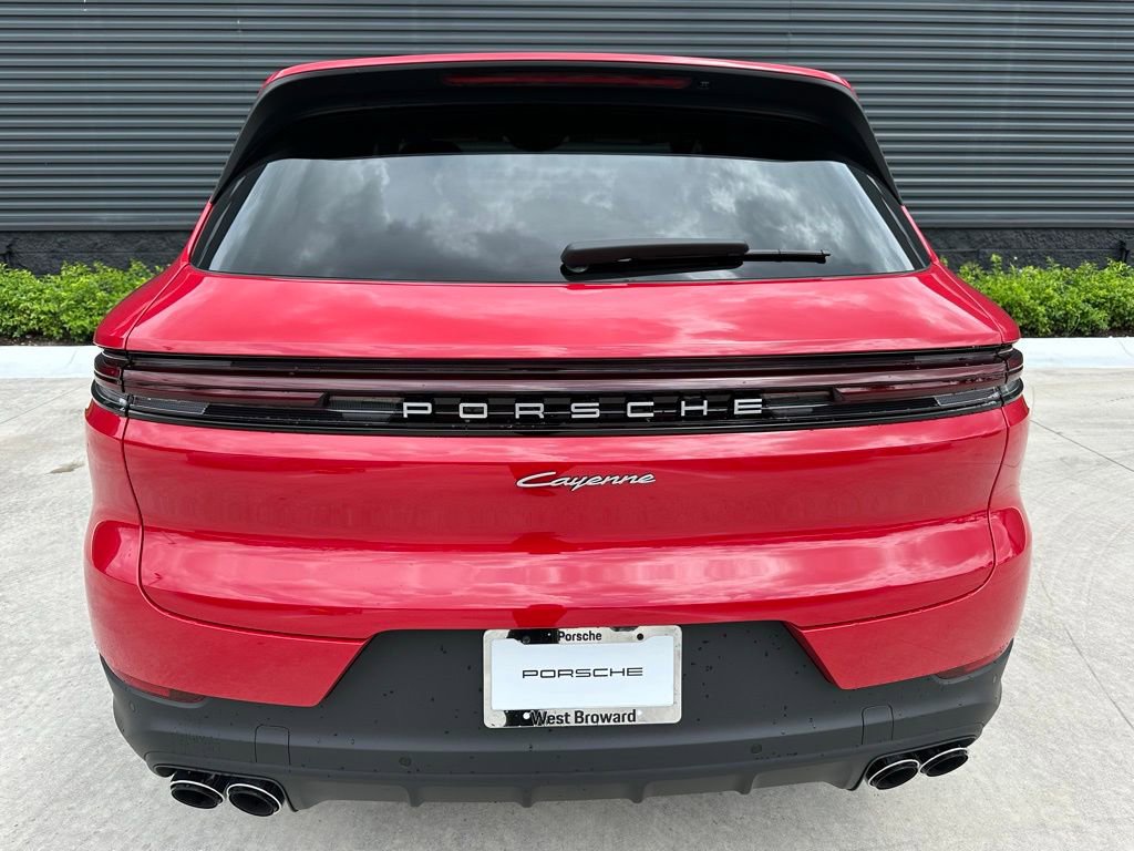 Used 2025 Porsche Cayenne E-Hybrid image 11