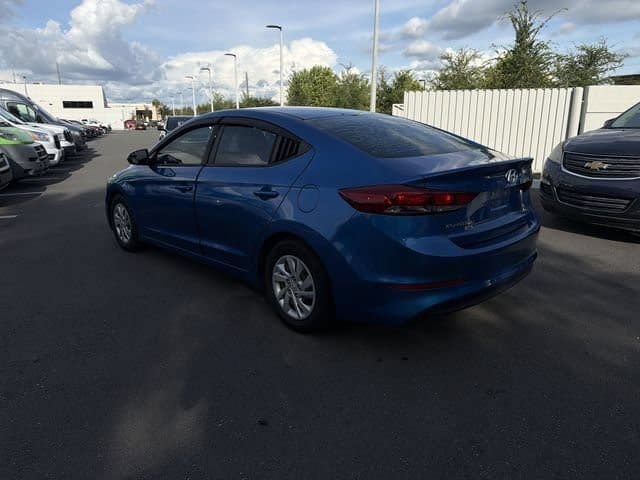 Used 2018 Hyundai Elantra SE FWD image 11