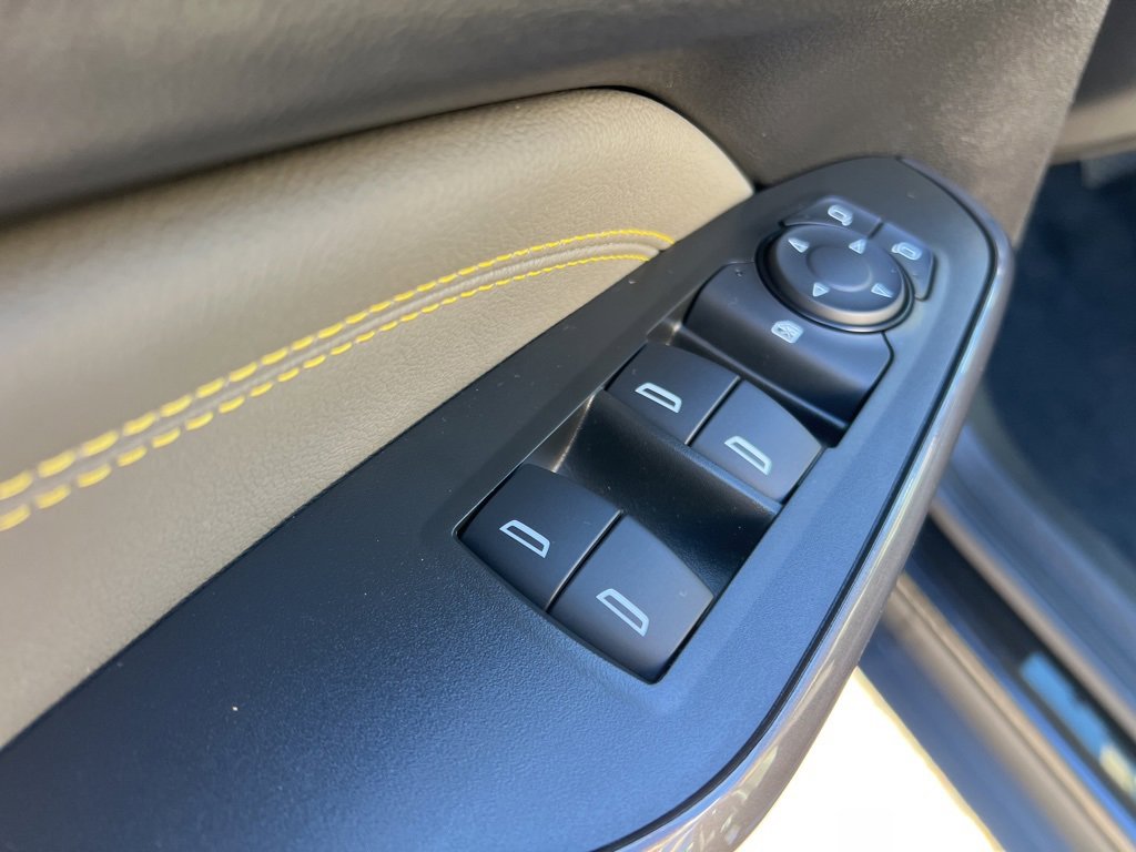 Used 2024 Chevrolet Trax ACTIV w/ Sunroof Package image 13