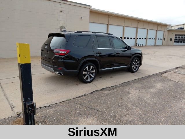 Used 2025 Honda Pilot Elite image 4