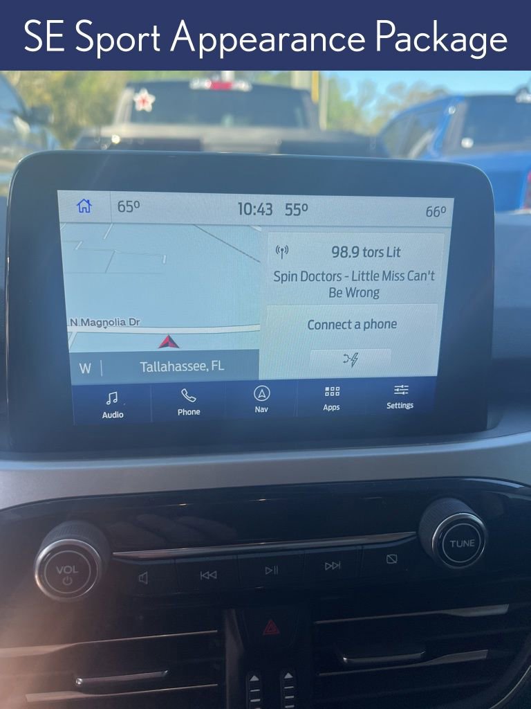 Used 2022 Ford Escape SE w/ SE Sport Appearance Package image 3