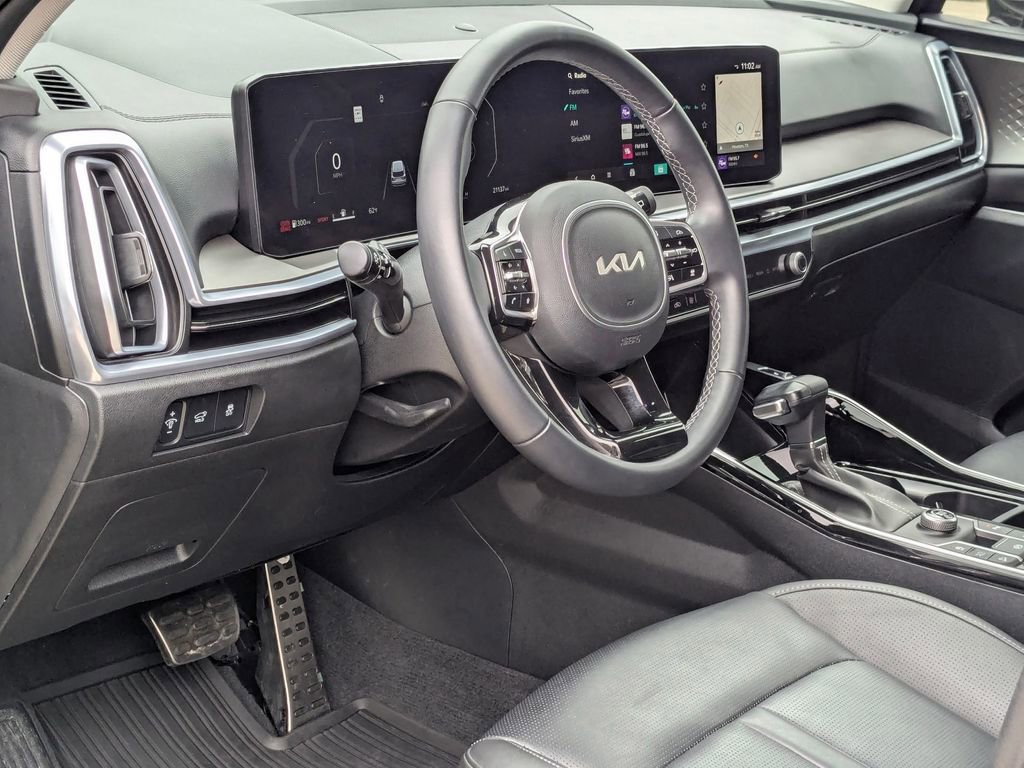 Used 2025 Kia Sorento SX image 12