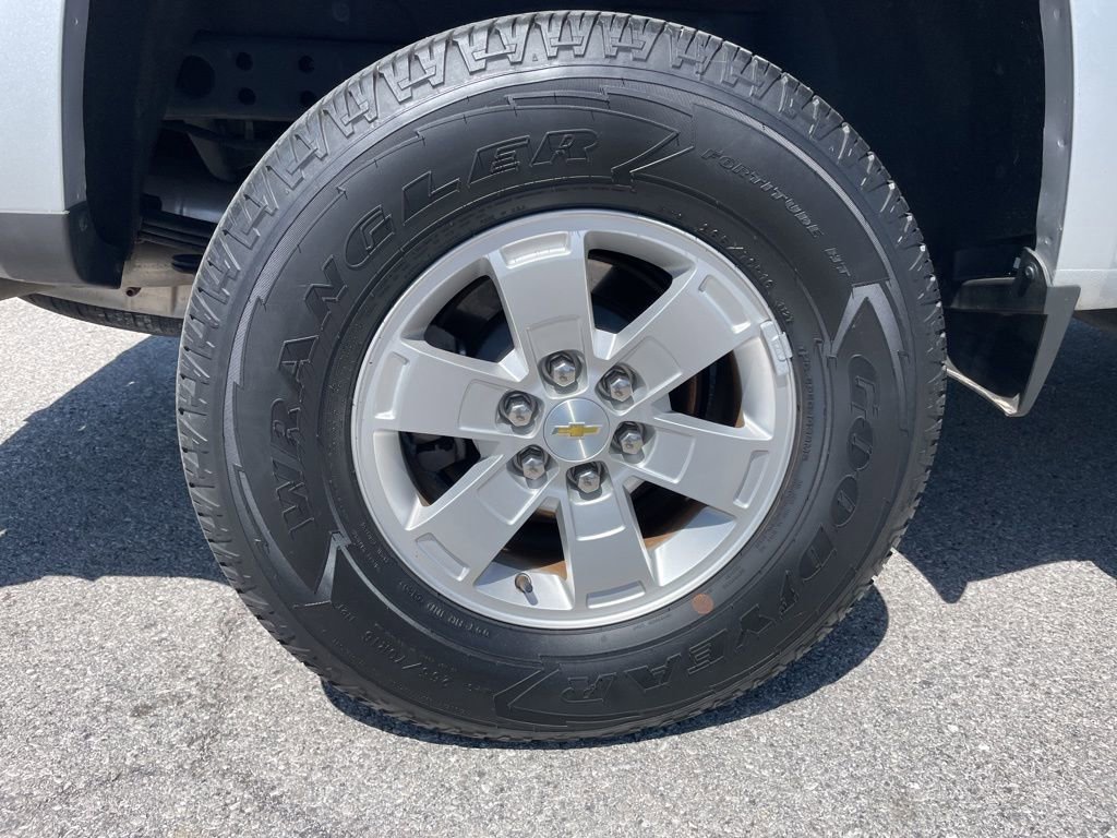 Used 2020 Chevrolet Colorado W/T w/ WT Convenience Package RWD image 18