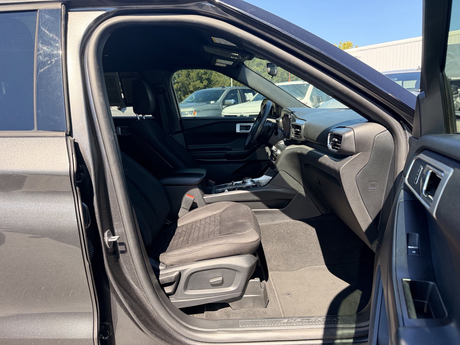 Used 2020 Ford Explorer XLT RWD image 35