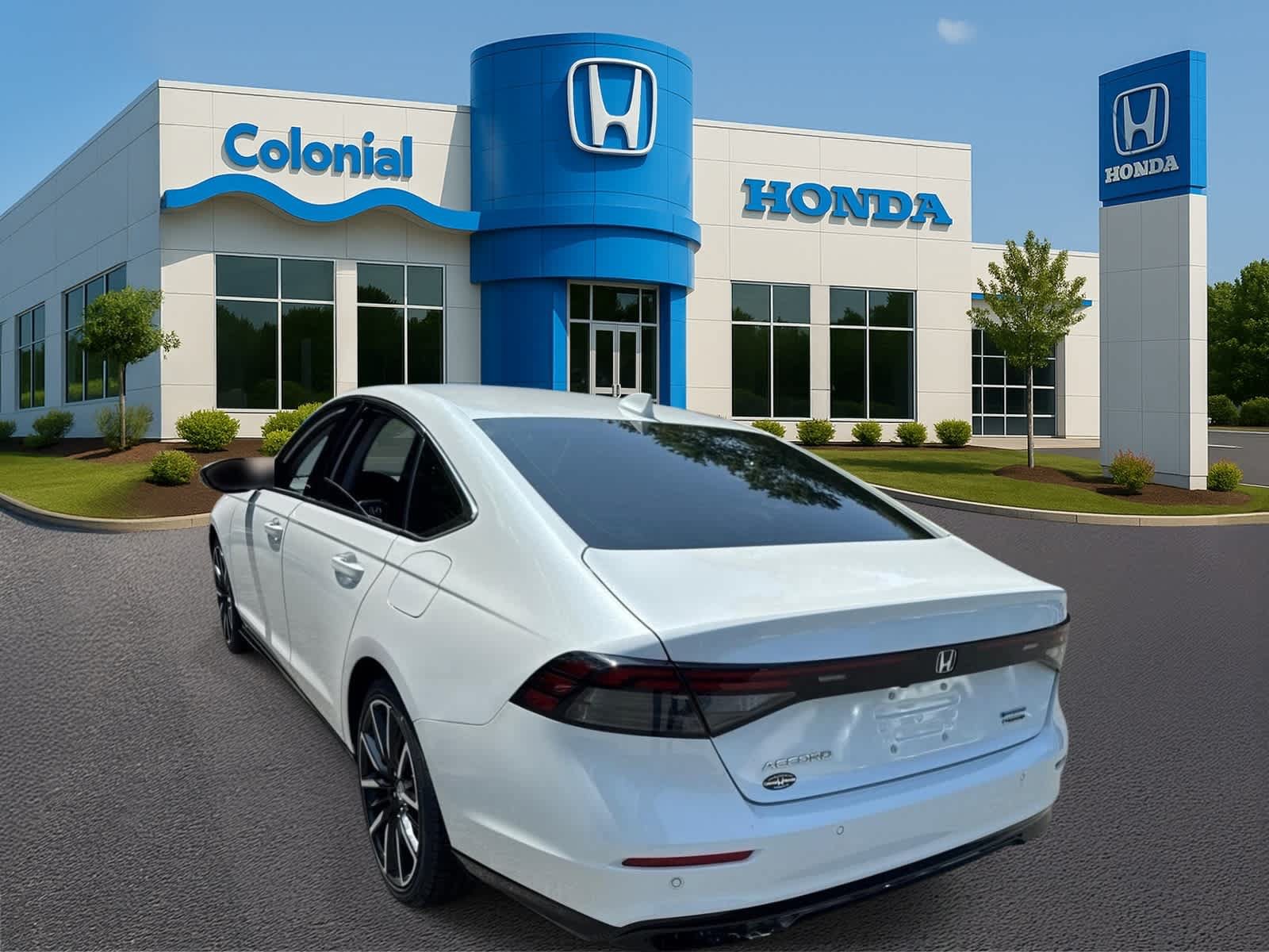 Used 2023 Honda Accord Touring image 4