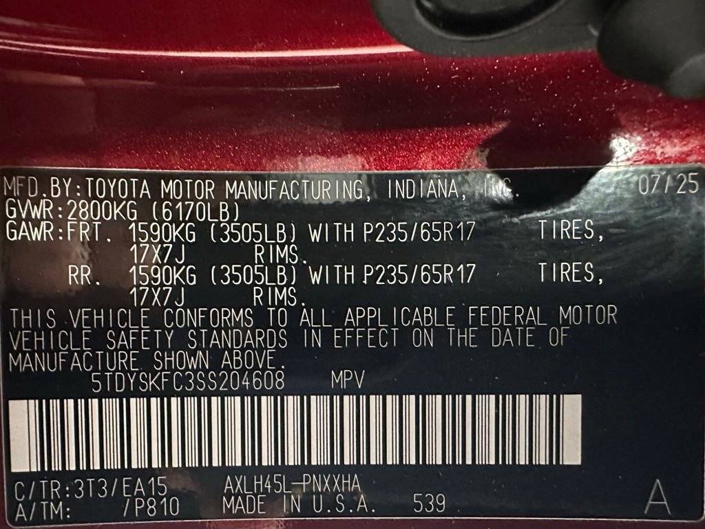 Used 2025 Toyota Sienna XLE AWD/4WD image 11