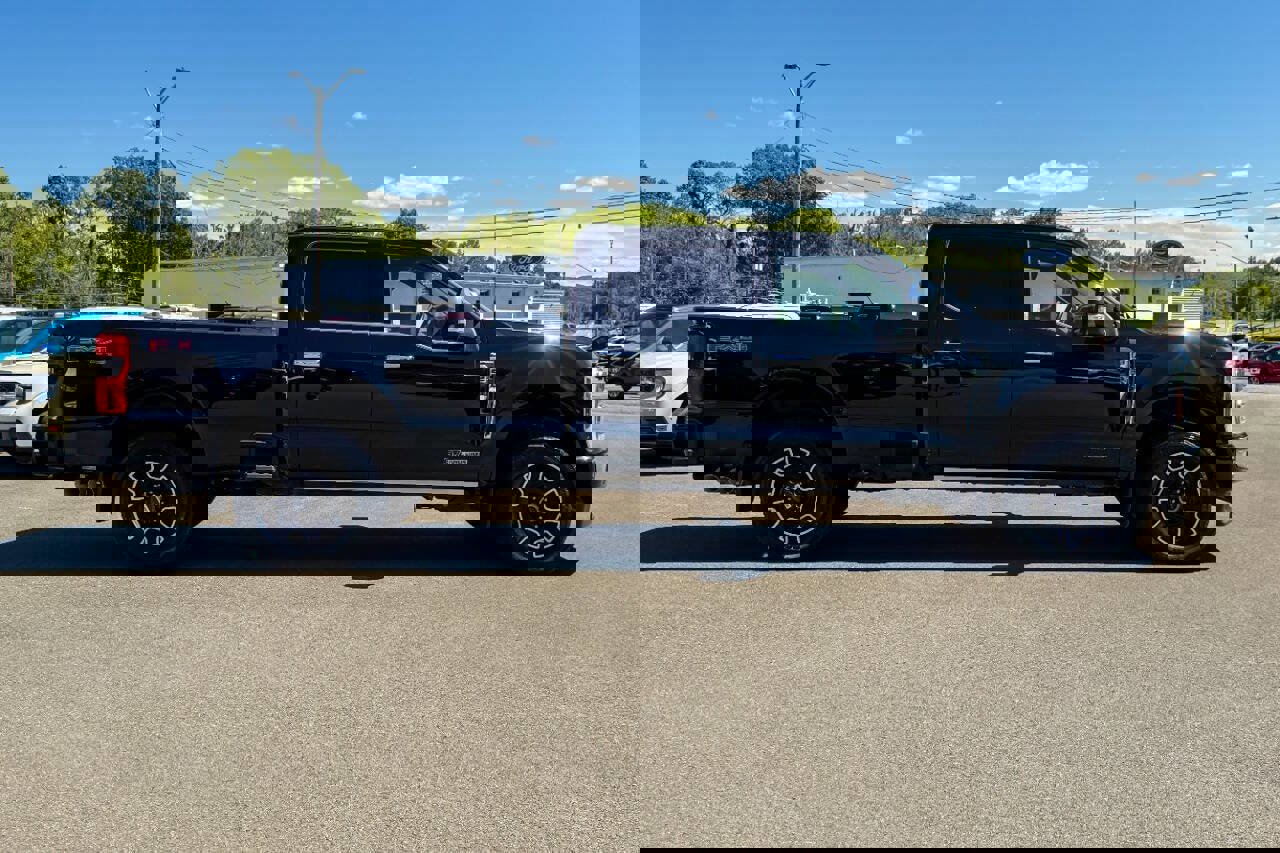 Used 2024 Ford F250 Platinum image 2