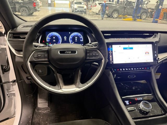 New 2026 Jeep Grand Cherokee Laredo image 11