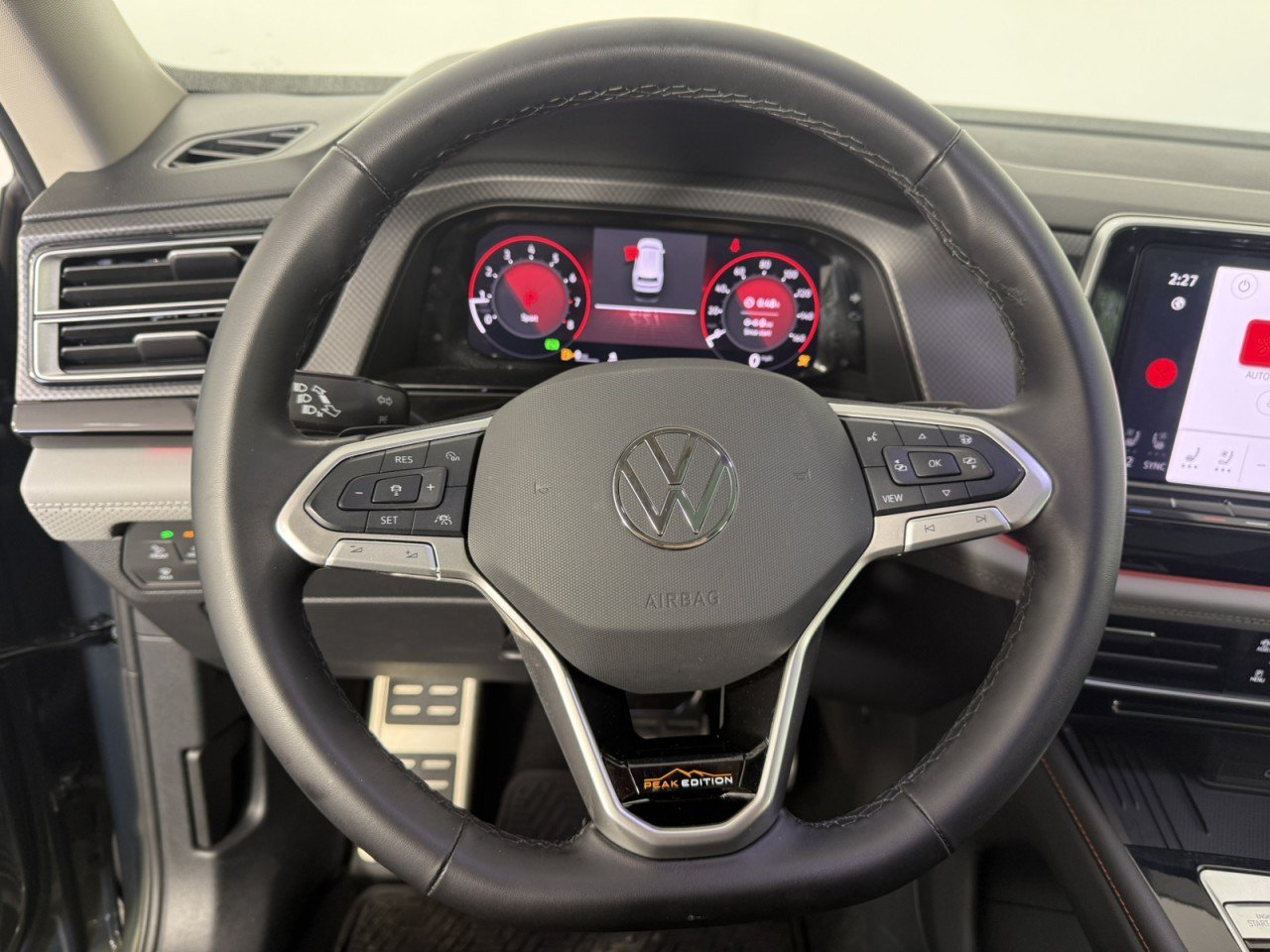 Used 2025 Volkswagen Atlas Peak Edition SE AWD/4WD image 24