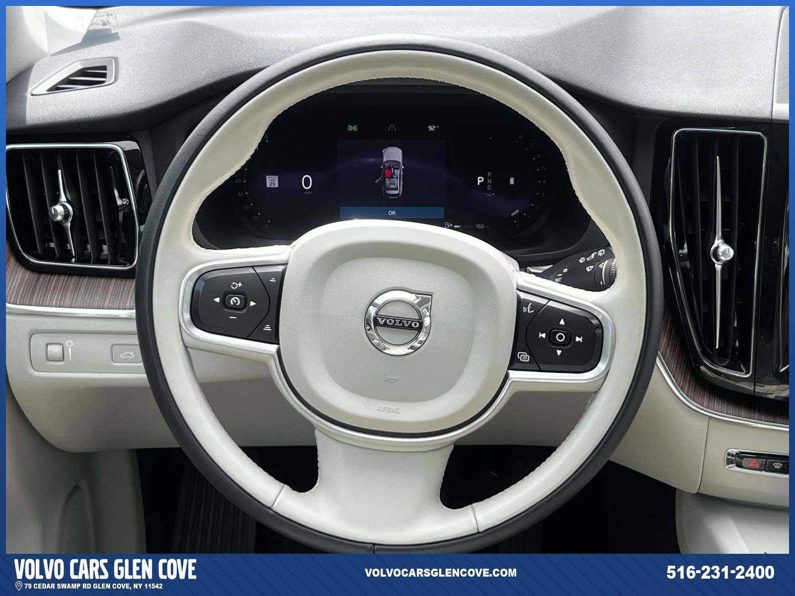 Used 2022 Volvo XC60 B5 Momentum w/ Climate Package AWD/4WD image 13