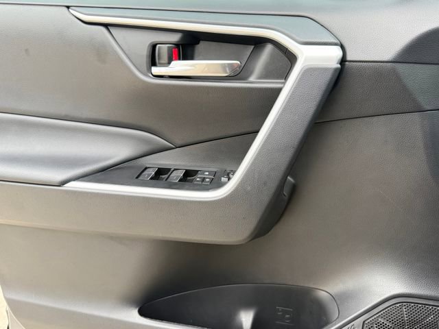 Used 2022 Toyota RAV4 XLE w/ Convenience Package image 24