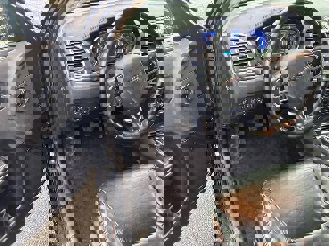 Used 2017 Chrysler 300 Touring w/ Value Package image 9