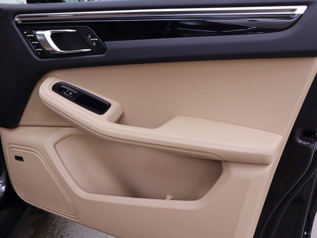 New 2024 Porsche Macan image 30