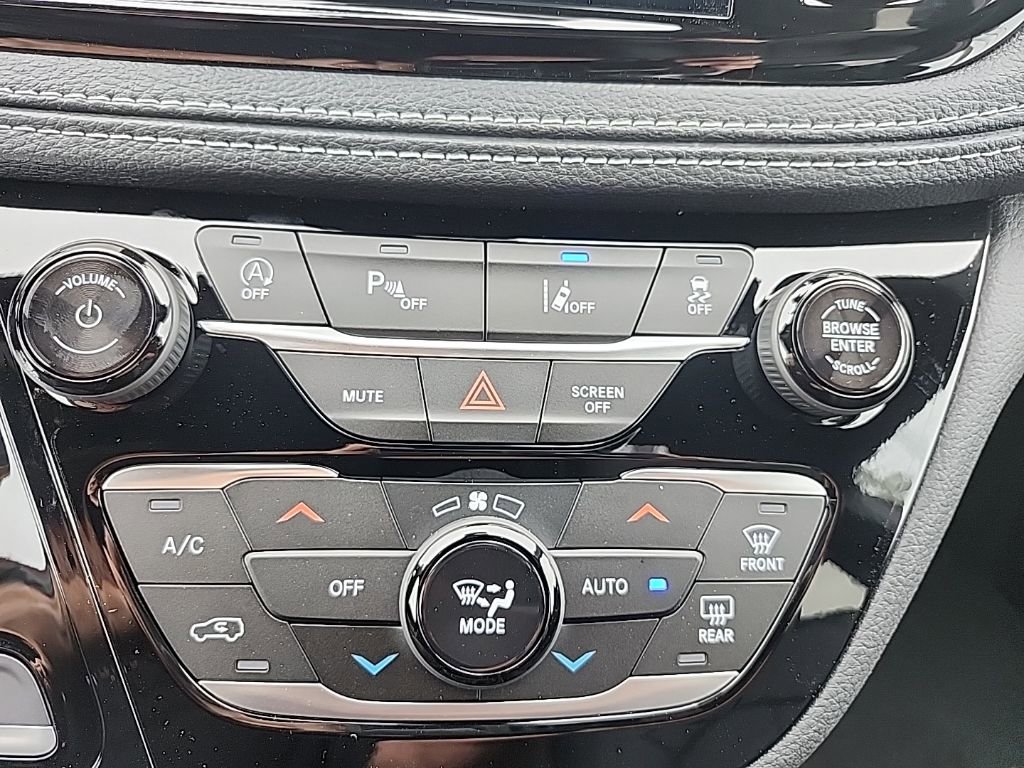 New 2026 Chrysler Pacifica Select image 30