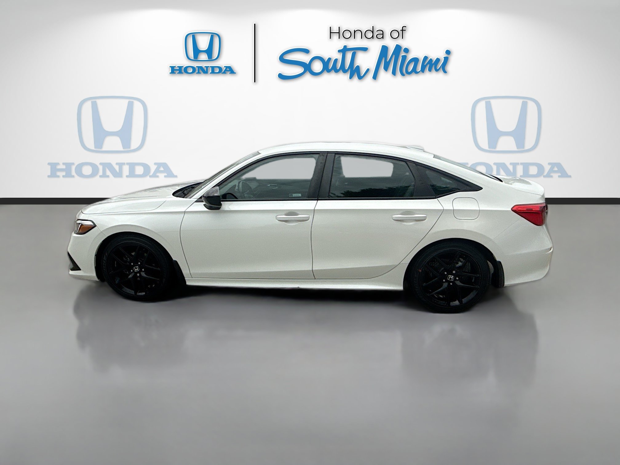 Used 2024 Honda Civic Sport image 4