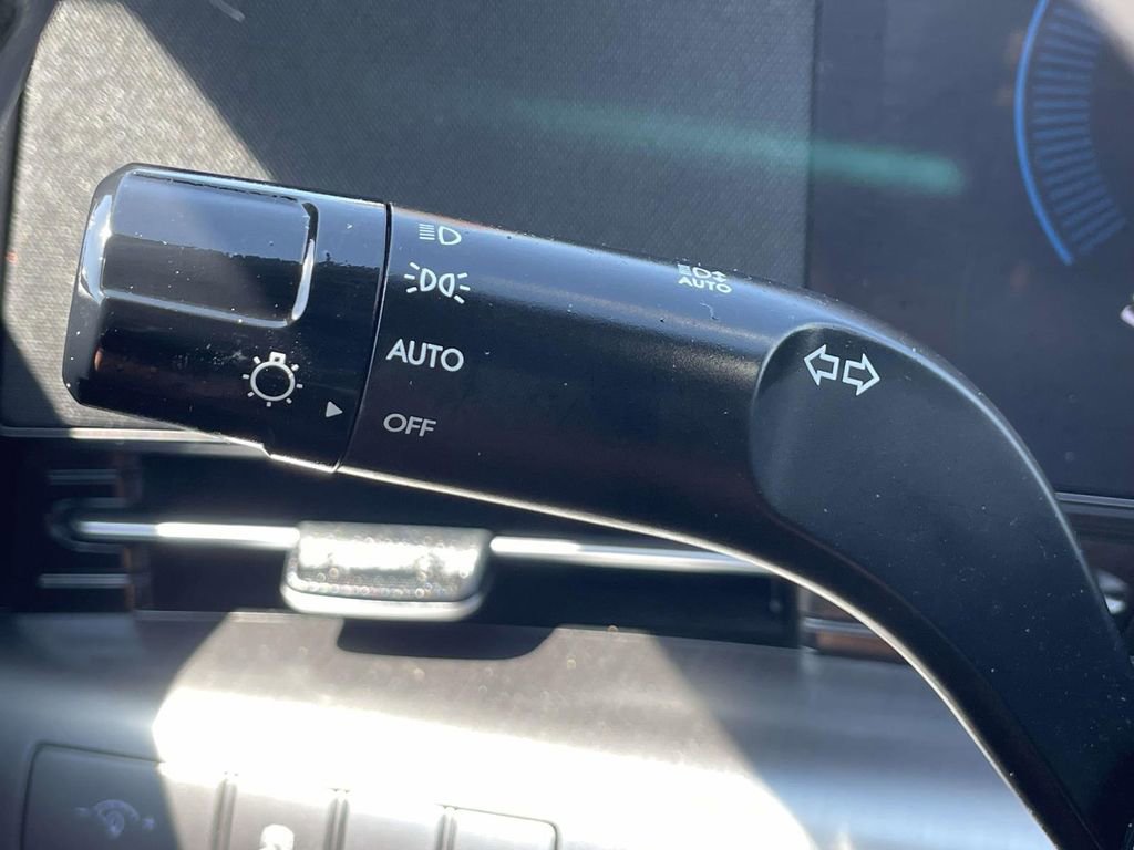 Used 2025 Hyundai Kona SEL FWD image 28