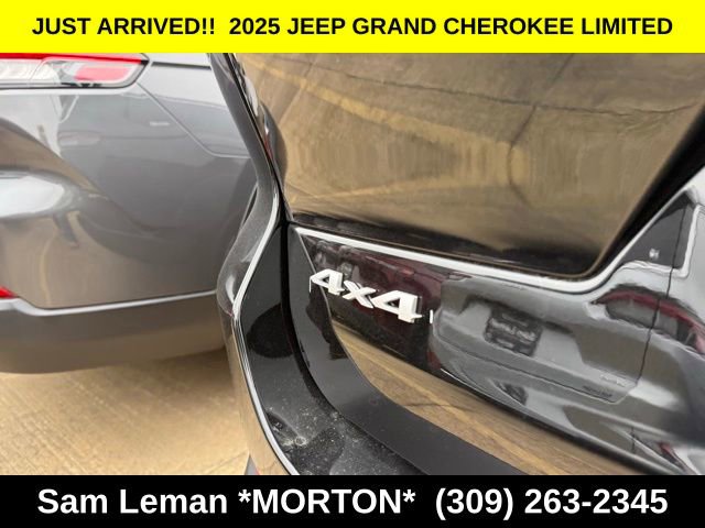 New 2025 Jeep Grand Cherokee L Laredo w/ Luxury Tech Group I image 11