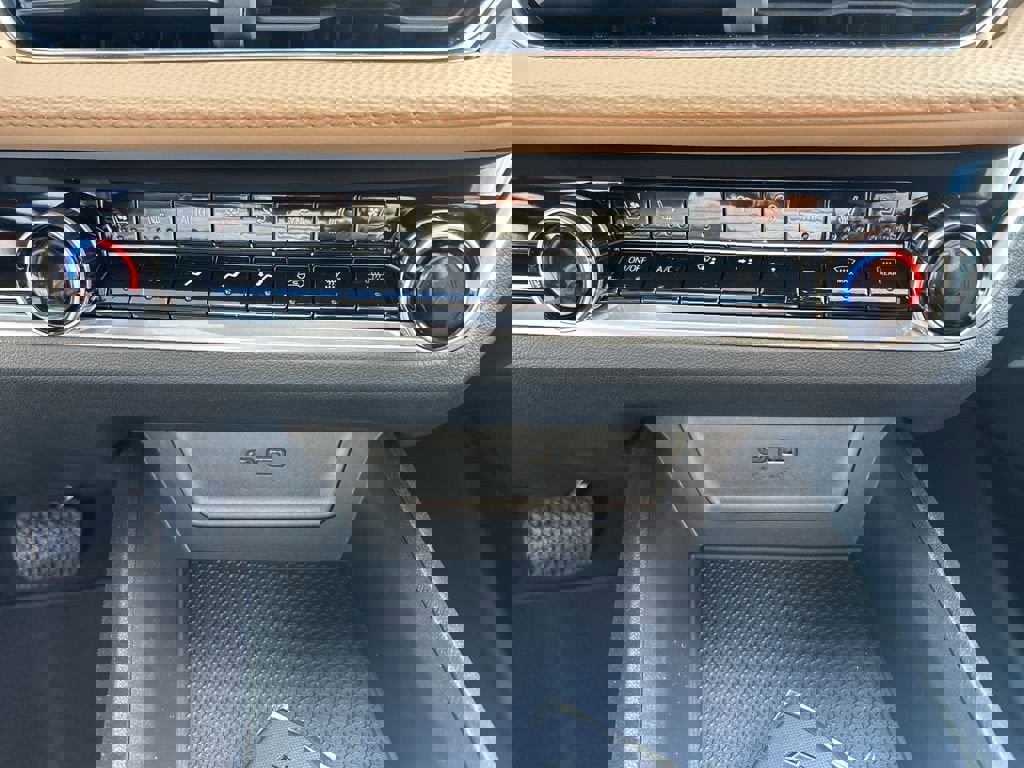 New 2026 Chevrolet Equinox ACTIV w/ Convenience Package III image 15