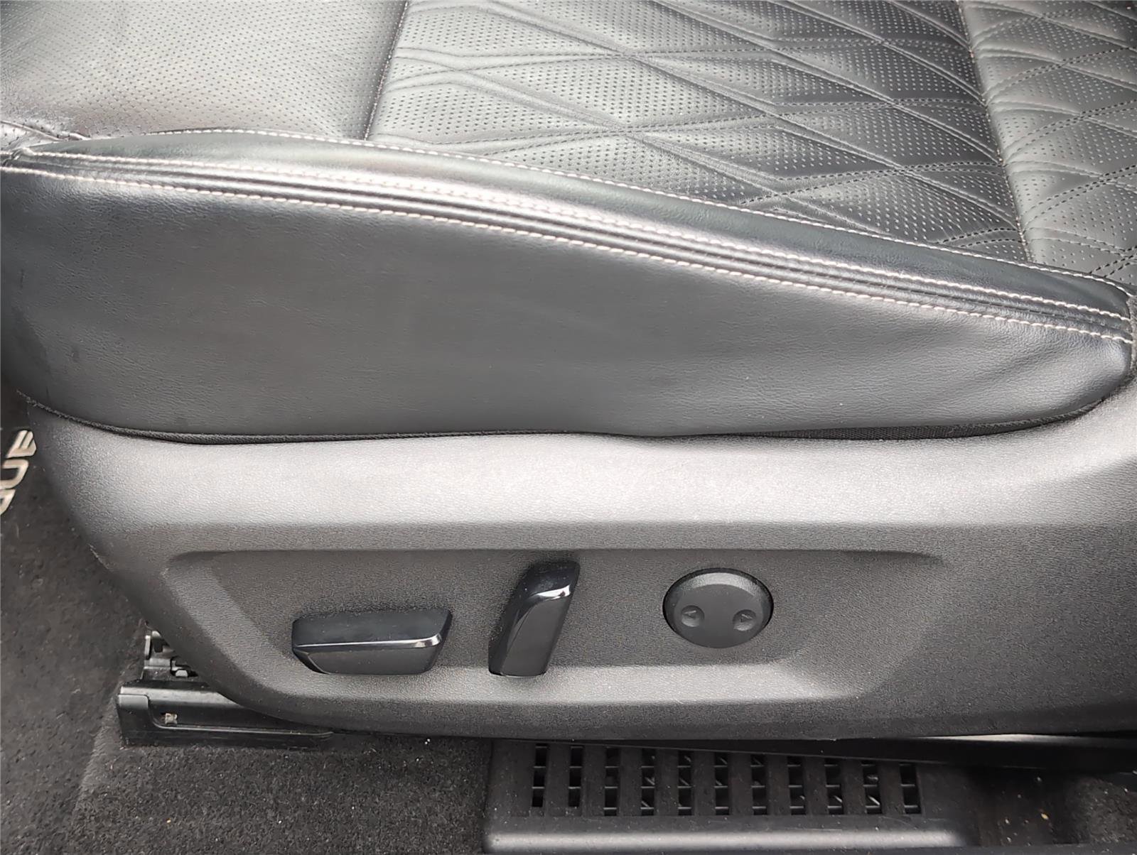 Used 2022 Nissan Rogue Platinum w/ Head-Up Display Package image 14