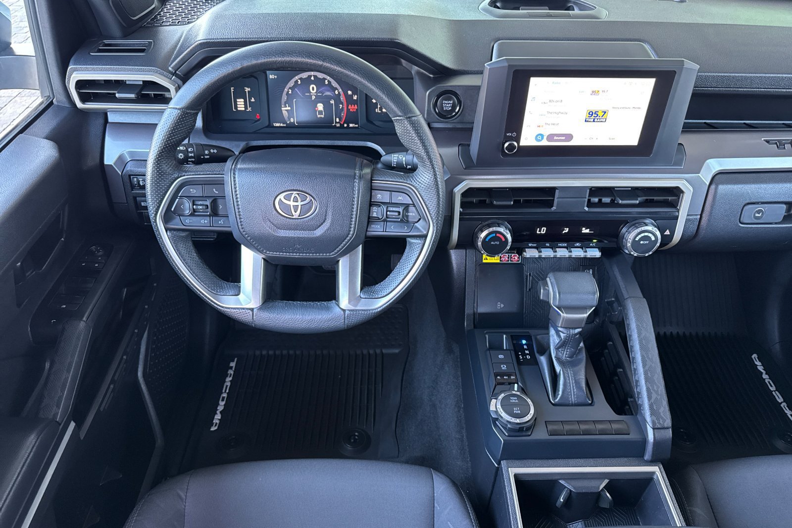 Certified 2025 Toyota Tacoma SR5 w/ SR5 Upgrade Package AWD/4WD image 19