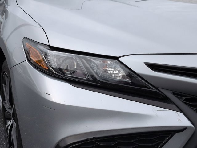 Used 2023 Toyota Camry SE image 11