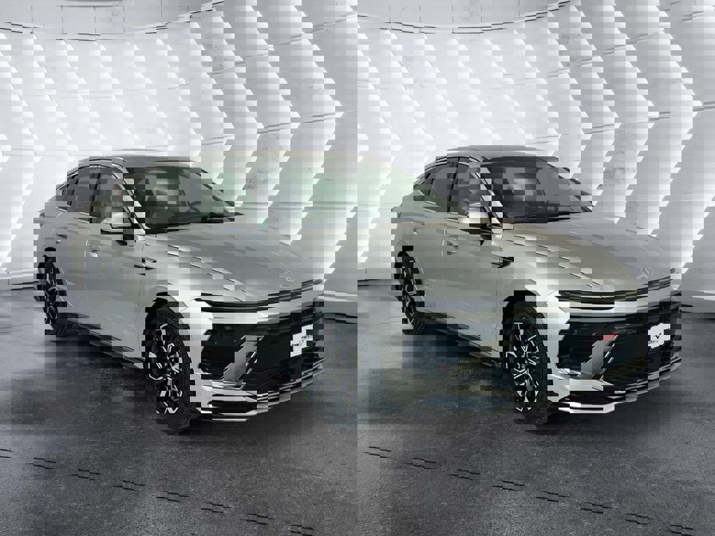 Used 2025 Hyundai Sonata SEL image 1