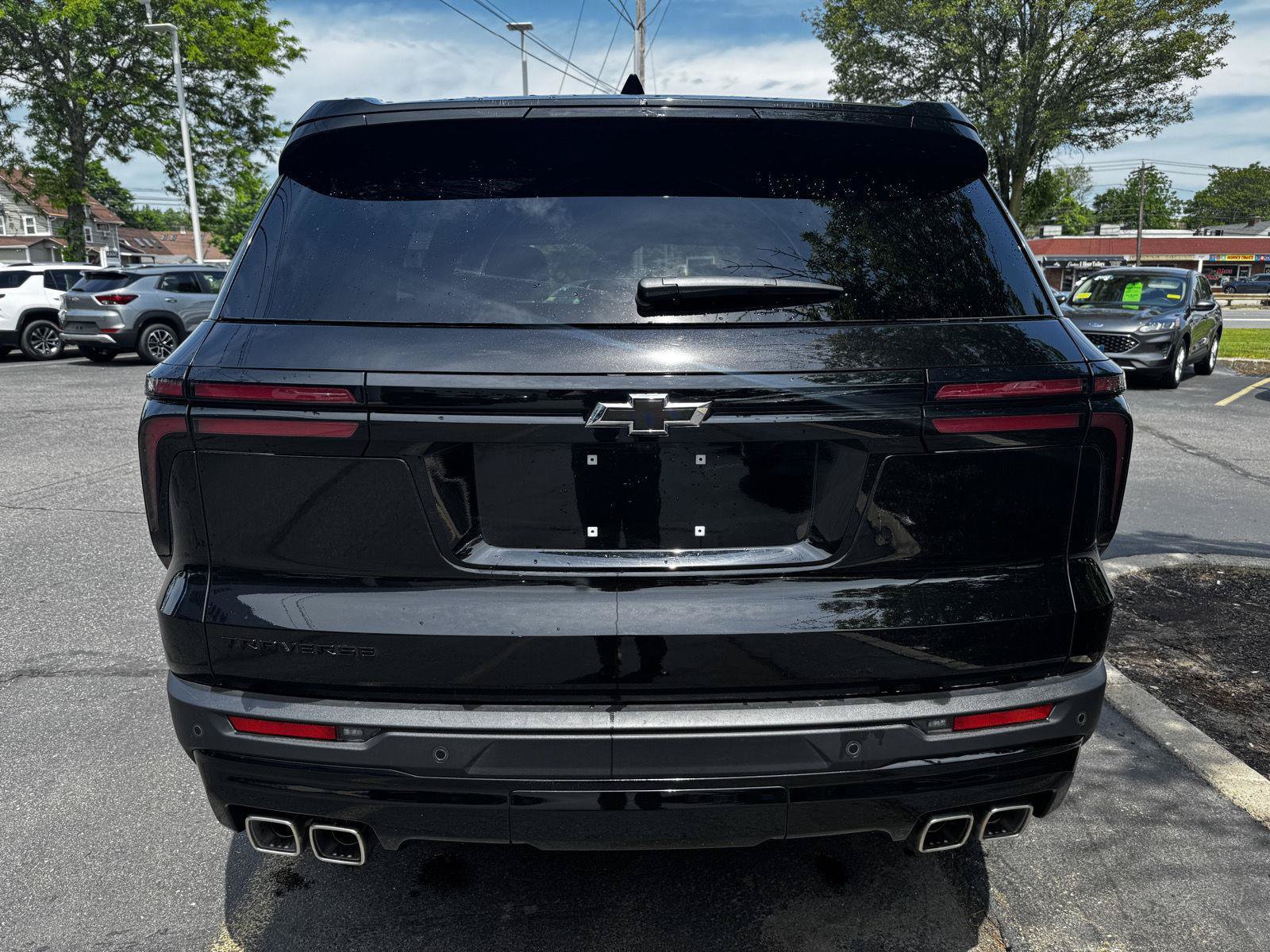 Used 2026 Chevrolet Traverse LT w/ Midnight/Sport Edition FWD image 5