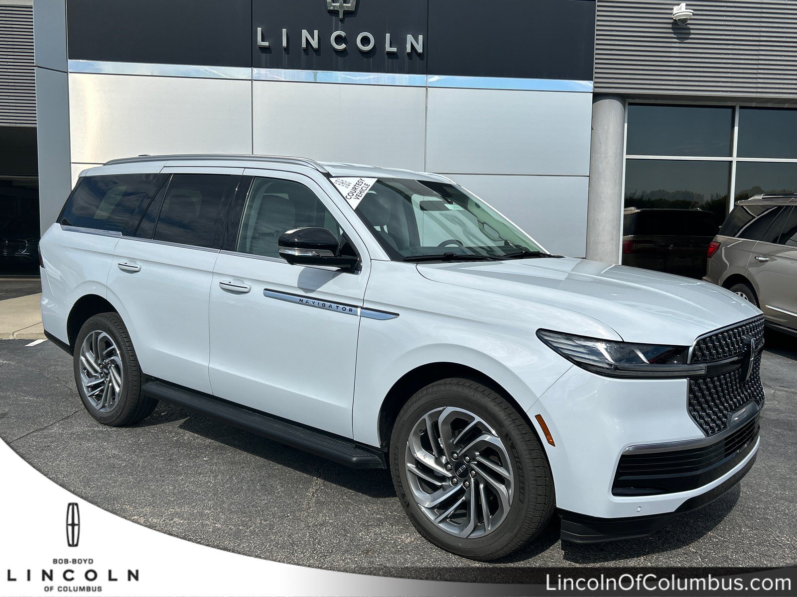 New 2026 Lincoln Navigator Premiere AWD/4WD image 1