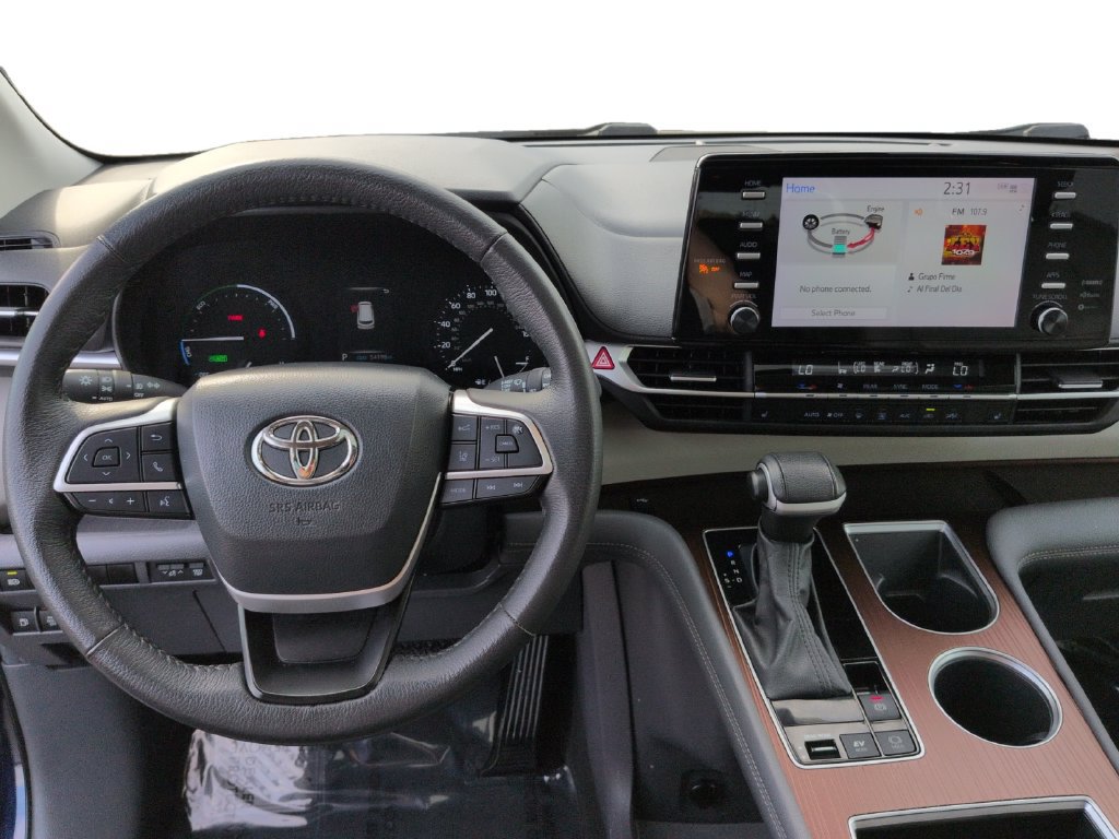 Used 2024 Toyota Sienna XLE FWD image 15