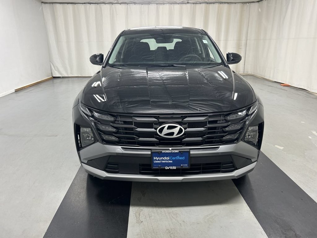 Used 2025 Hyundai Tucson SE AWD/4WD image 3